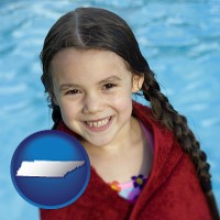 tennessee map icon and a little girl wrapped in a dark red towel, in front of a swimming pool